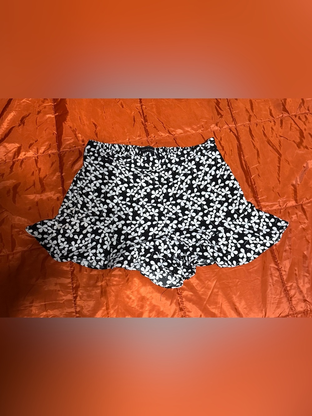 Who What Wear Black & White Floral Skort